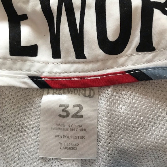 Men’s swimming shorts - Picture 3 of 3